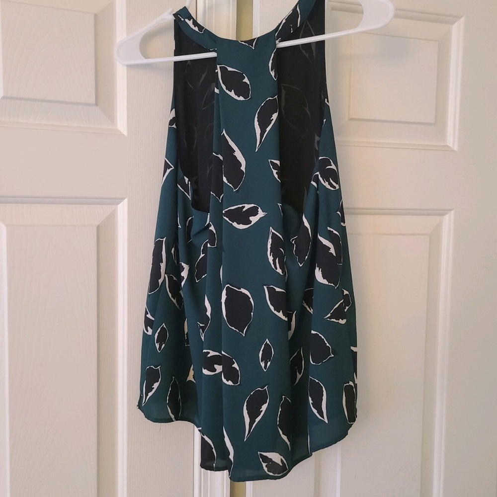 Patterned top - Picture 2 of 4
